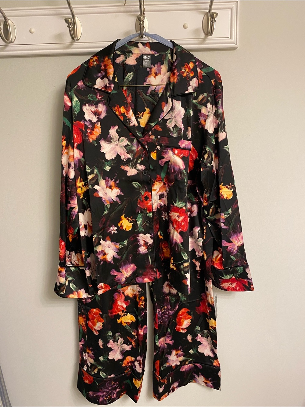 INC International Concepts Black Floral Satin Pajama Set - Picture 1 of 5